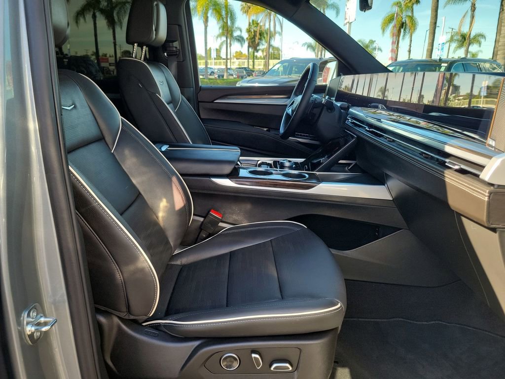 Used 2026 Cadillac Escalade Luxury image 28