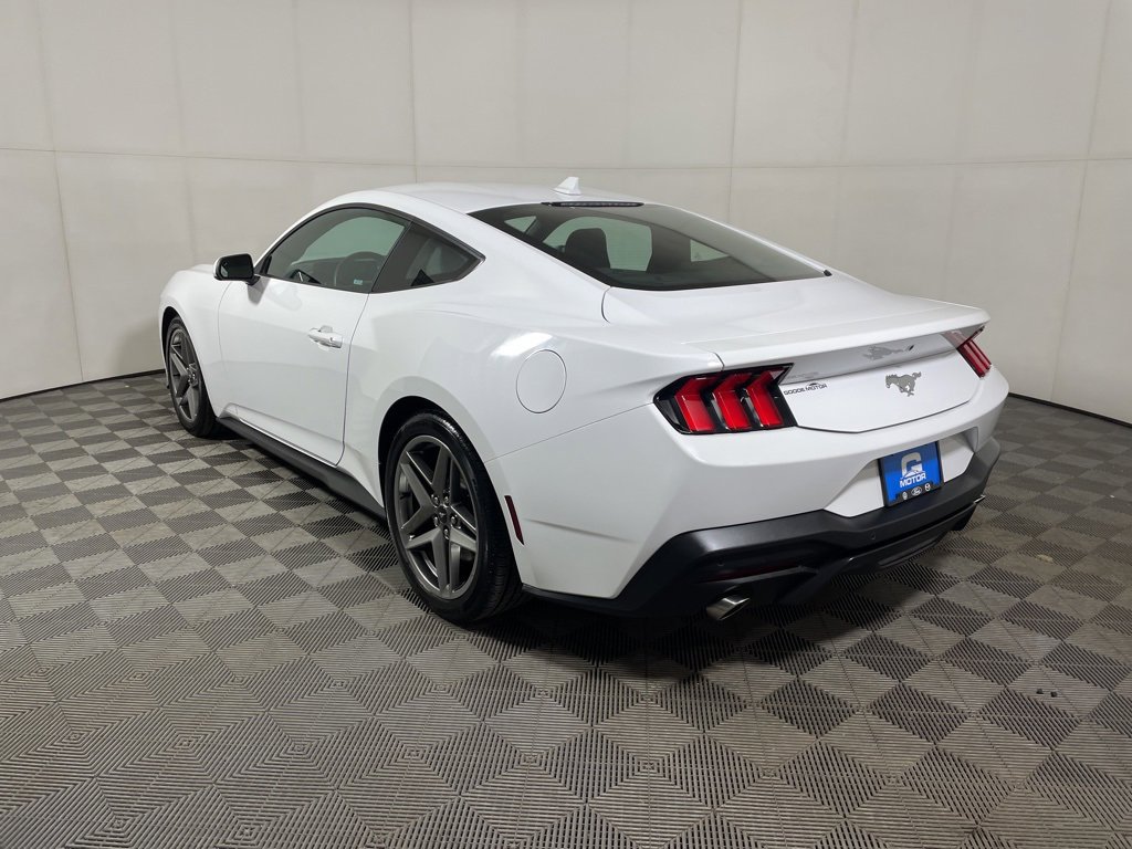 Used 2024 Ford Mustang Coupe image 5