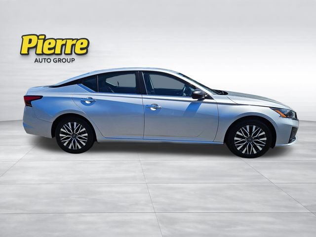 Used 2024 Nissan Altima 2.5 SV FWD image 8