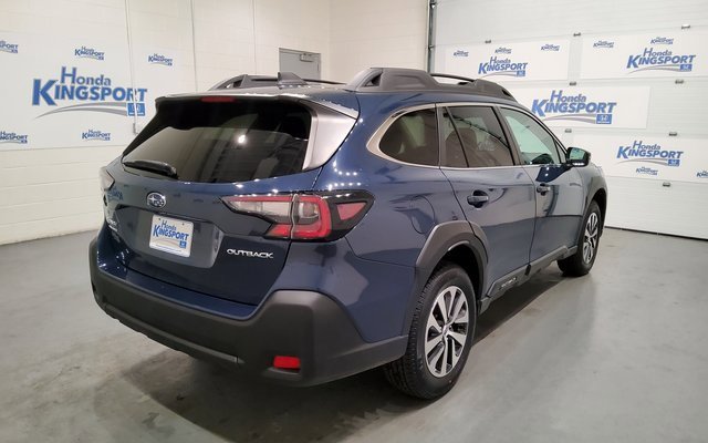 Used 2024 Subaru Outback Premium image 3