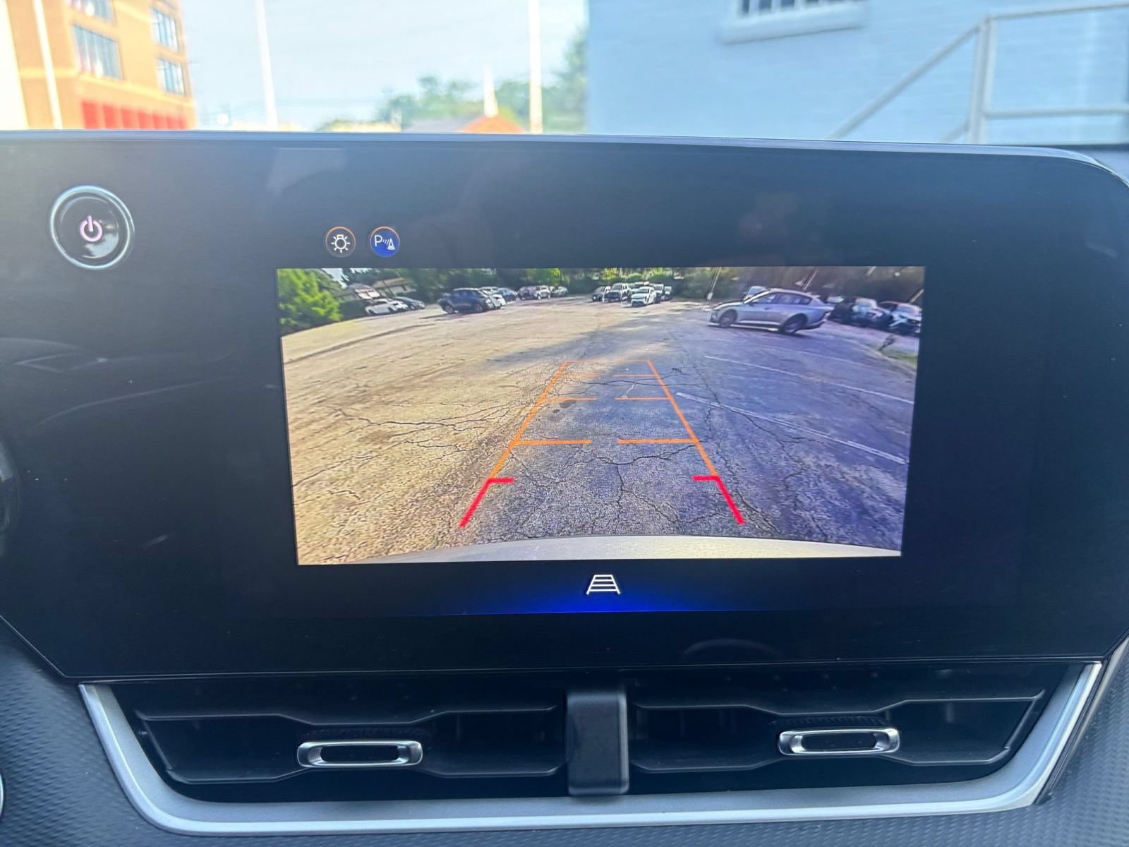 Used 2025 Chevrolet Equinox LT FWD image 22