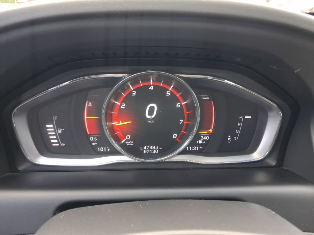 Used 2017 Volvo XC60 T5 Dynamic w/ Preferred Option Package FWD image 18