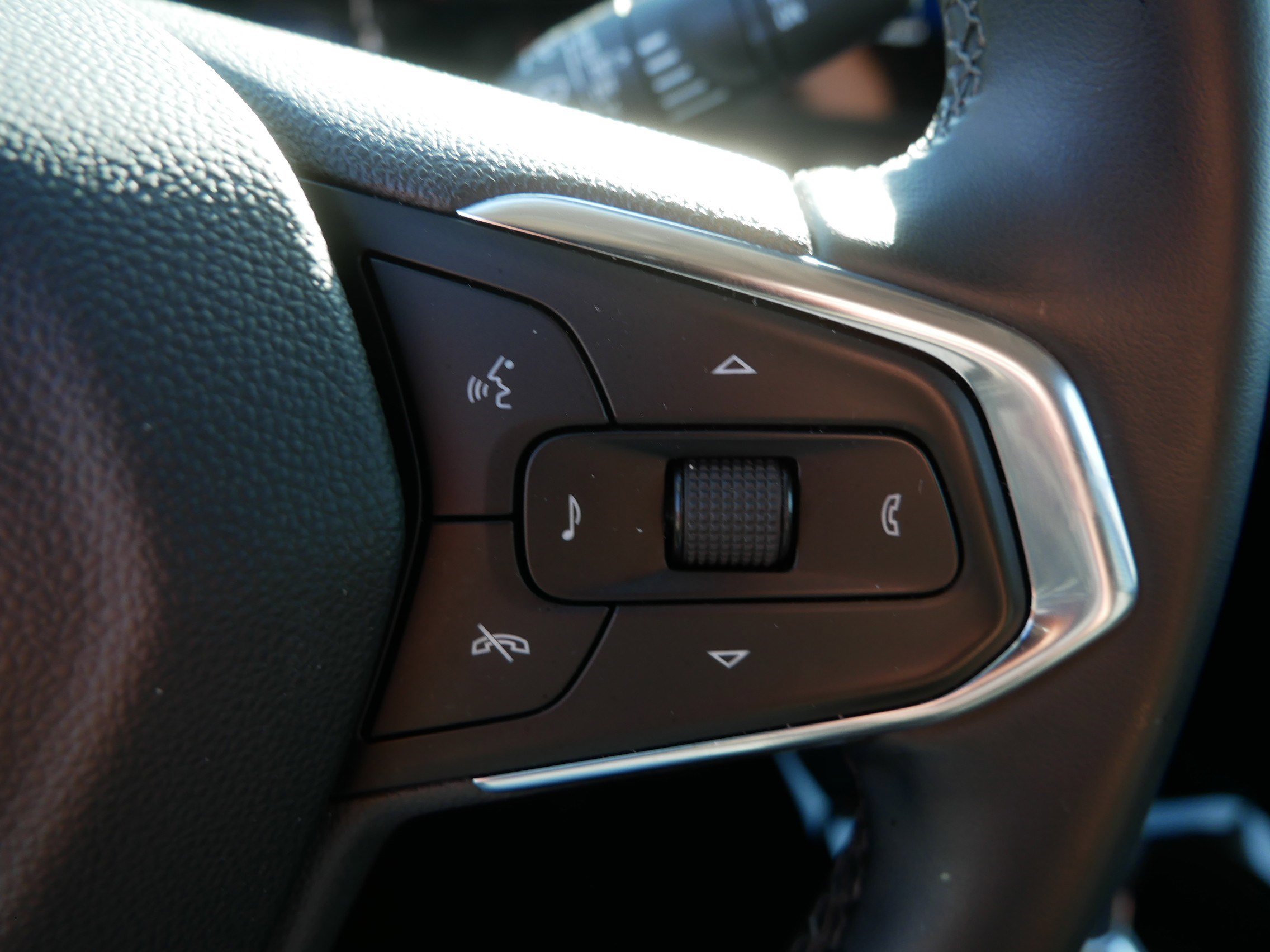 Used 2024 Chevrolet Trax LT w/ Driver Confidence Package image 25