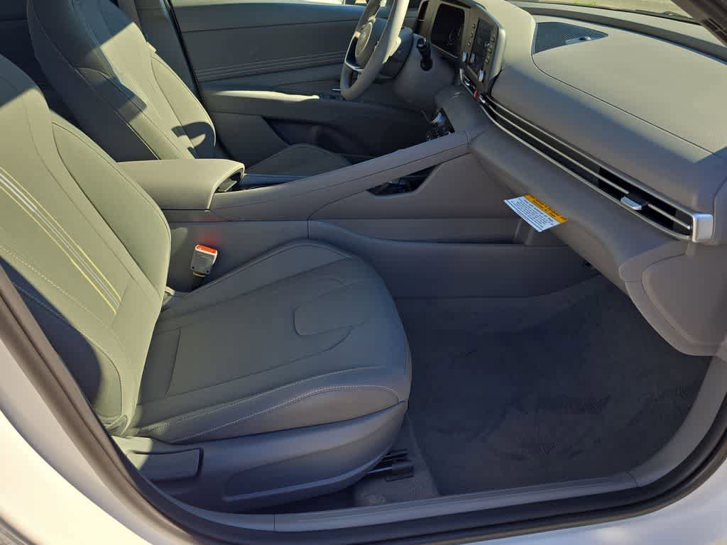 New 2026 Hyundai Elantra SEL Sport Premium image 22