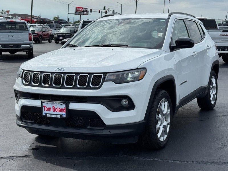 Used 2023 Jeep Compass Latitude AWD/4WD image 8