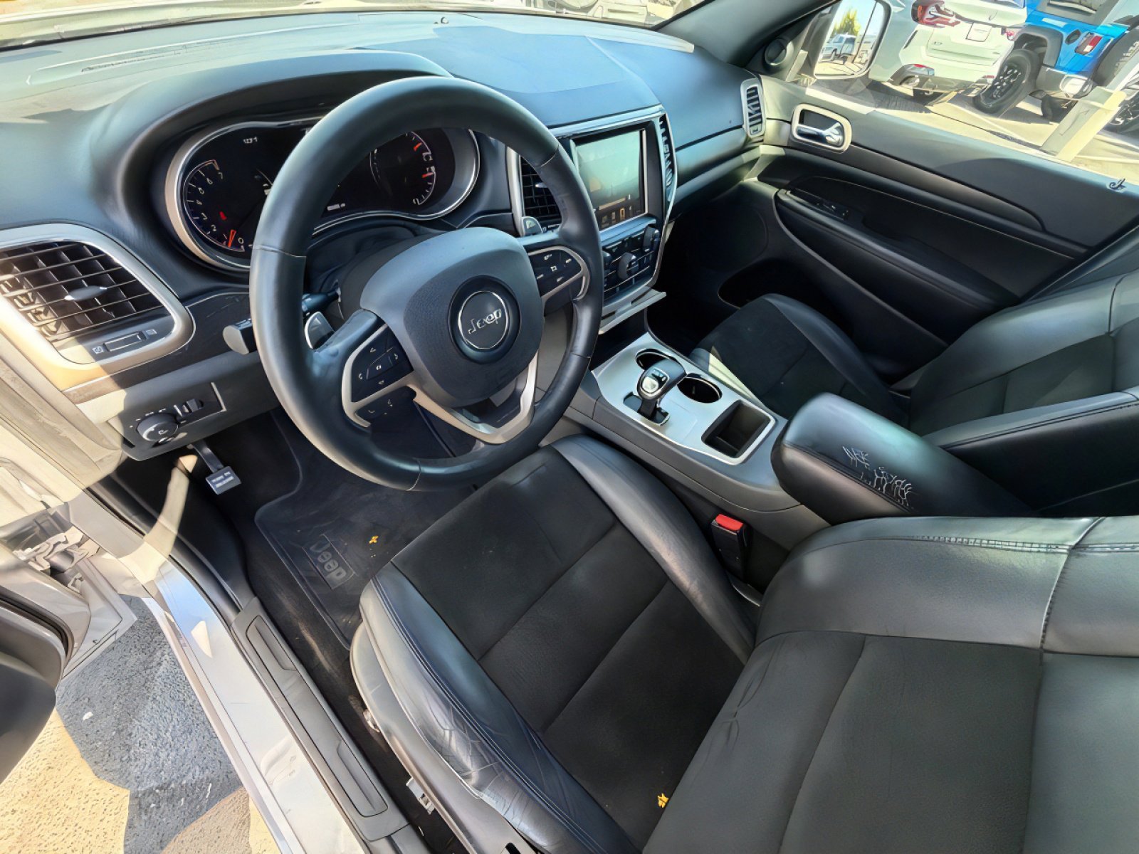 Used 2015 Jeep Grand Cherokee Altitude image 15