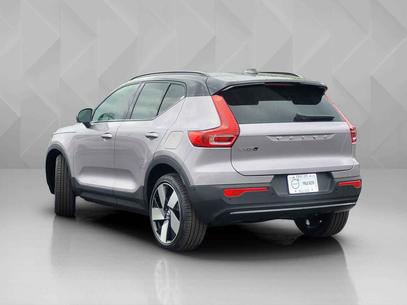 New 2026 Volvo EX40 Plus w/ Climate Package image 4