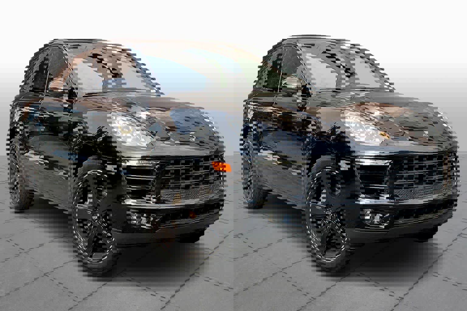 Used 2016 Porsche Macan S image 2