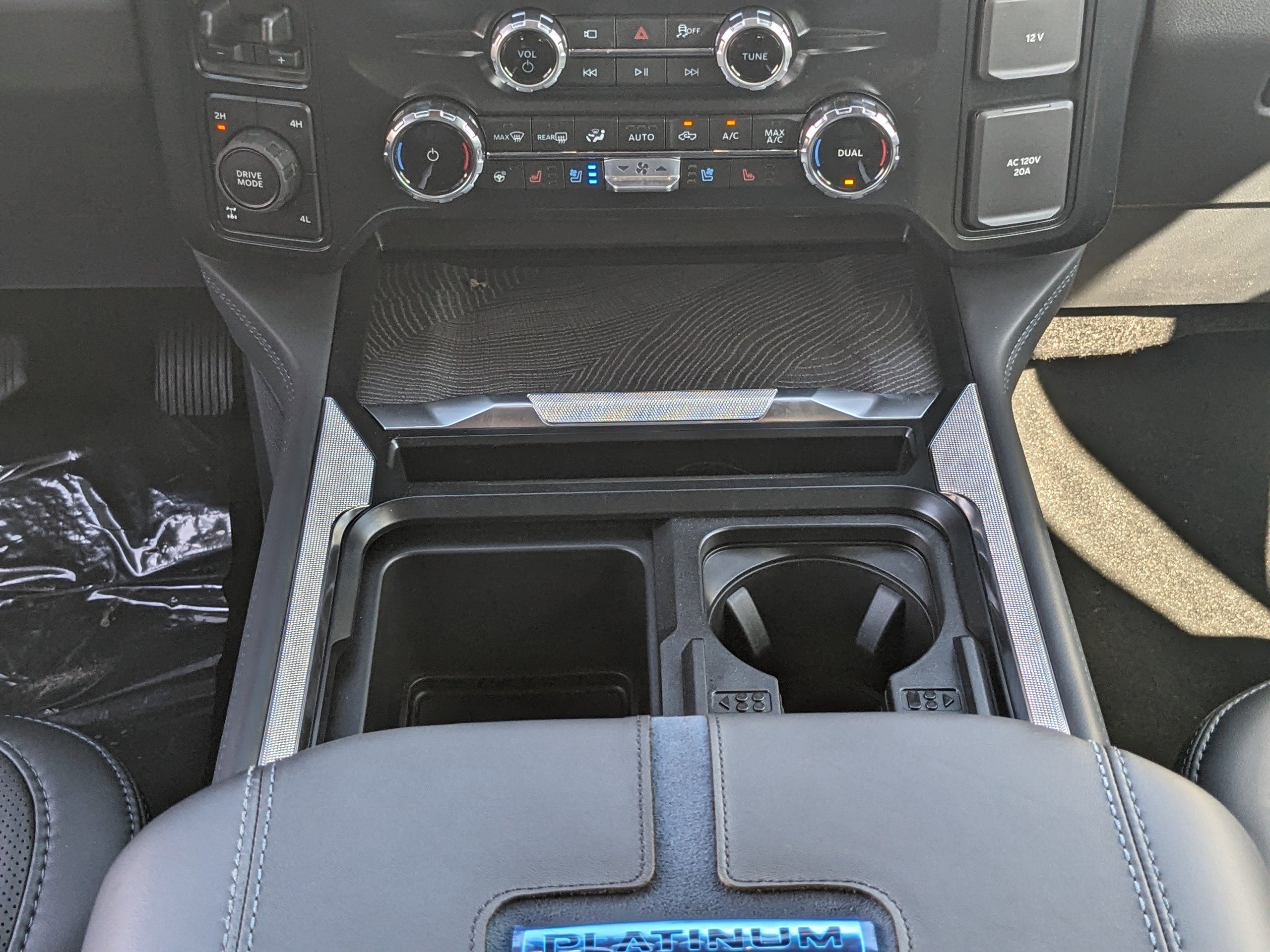 New 2025 Ford F250 Platinum image 18