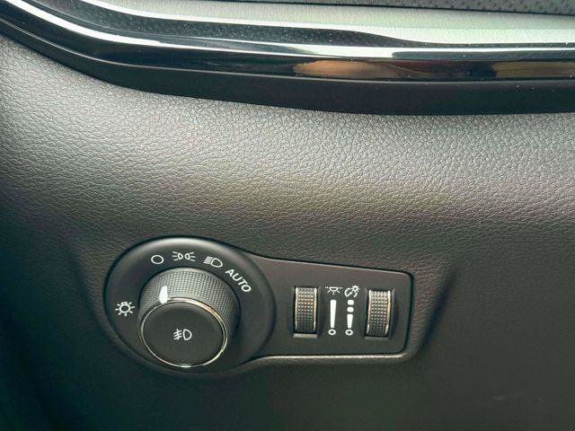 Certified 2025 Jeep Compass Trailhawk AWD/4WD image 22