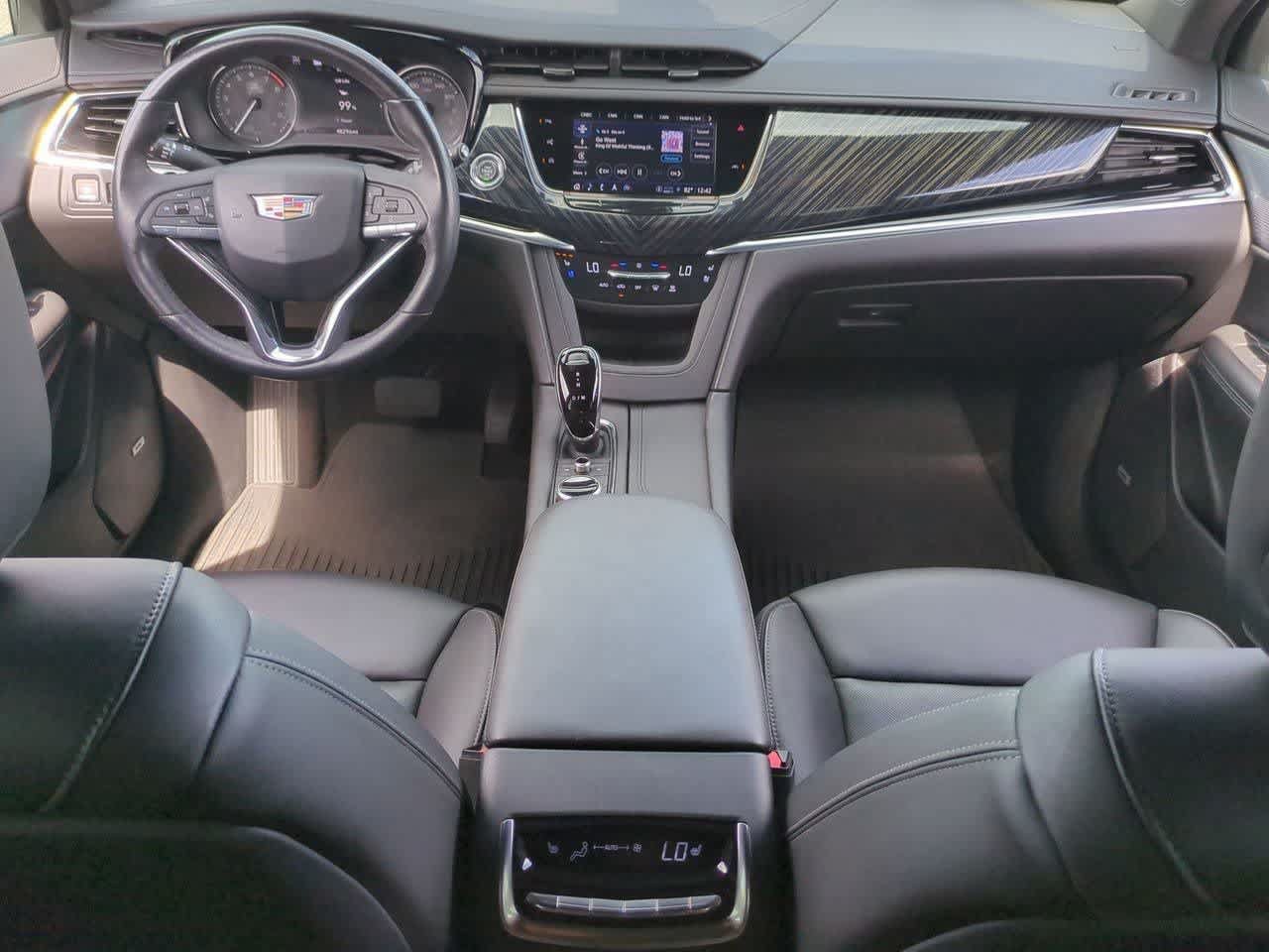 Used 2023 Cadillac XT6 Premium Luxury w/ Technology Package AWD/4WD image 23