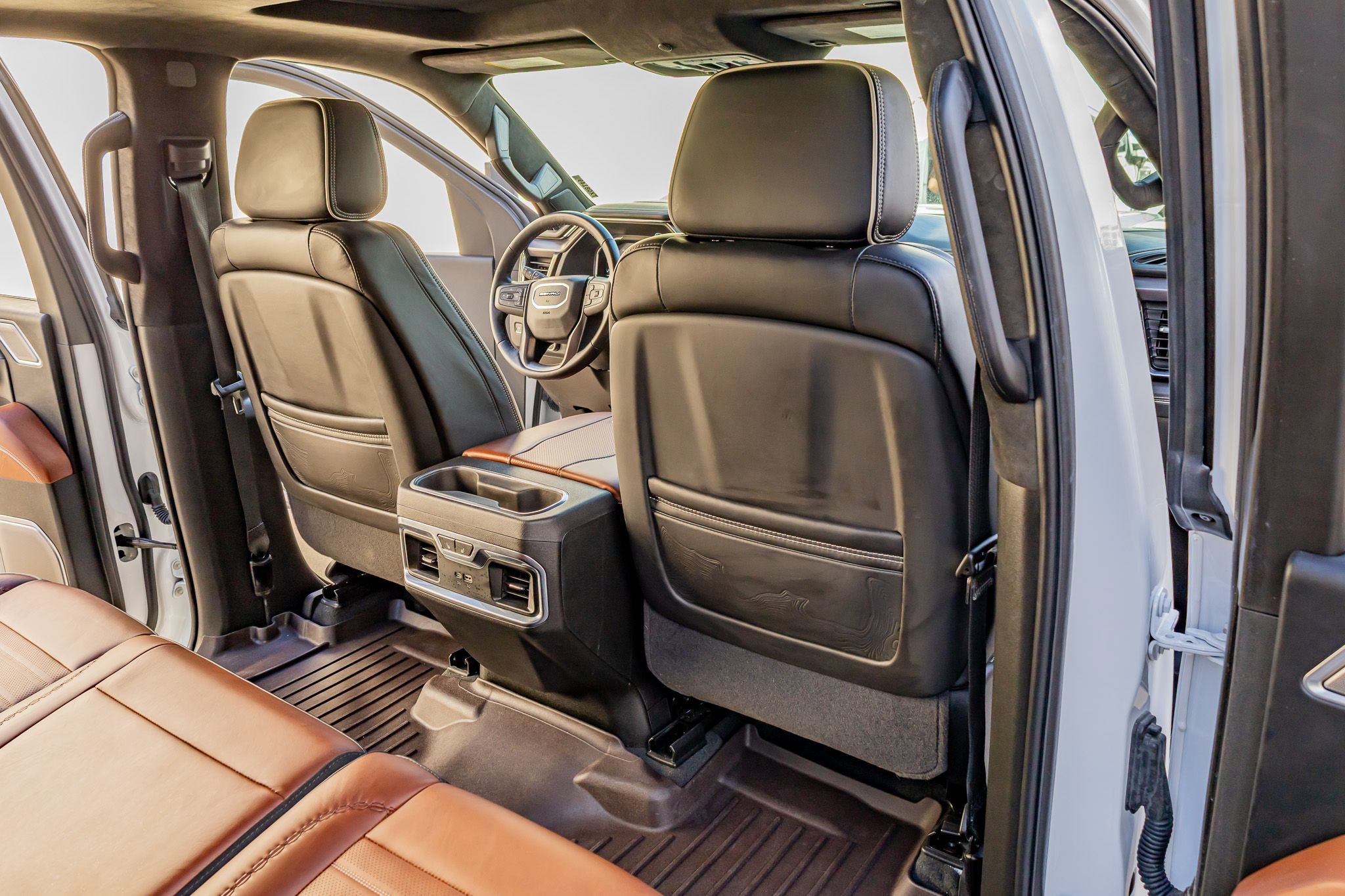 Used 2025 GMC Sierra 2500 Denali Ultimate image 31