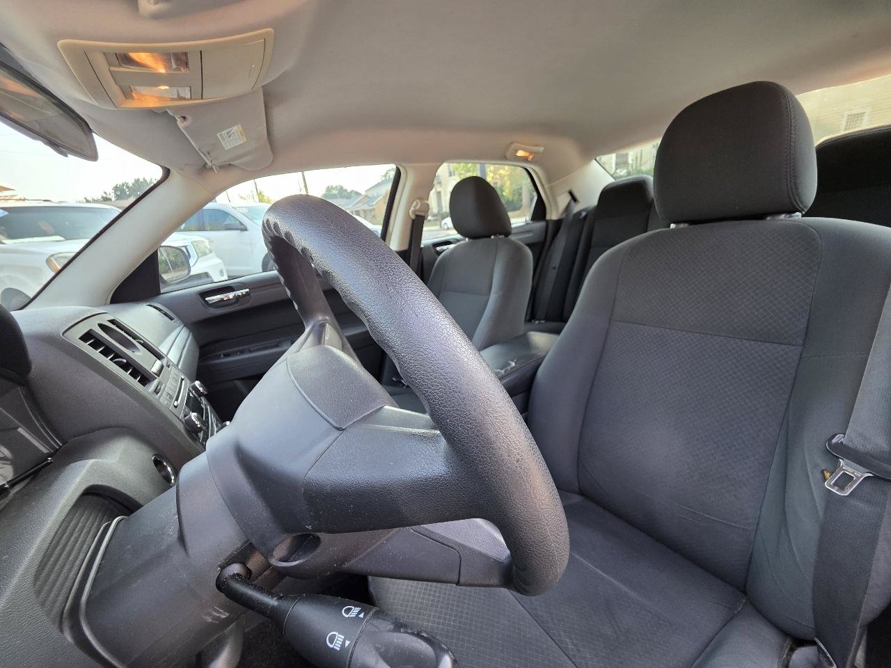 Used 2008 Chrysler 300 LX RWD image 11