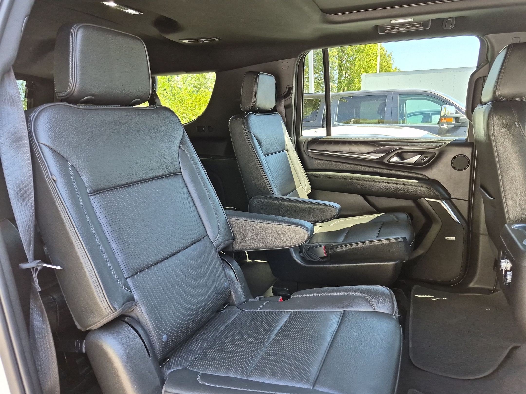Used 2023 GMC Yukon XL Denali AWD/4WD image 26