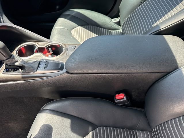 Used 2024 Toyota Camry SE w/ Cold Weather Package FWD image 13