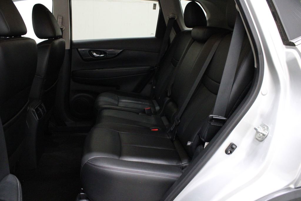 Used 2020 Nissan Rogue SL image 11