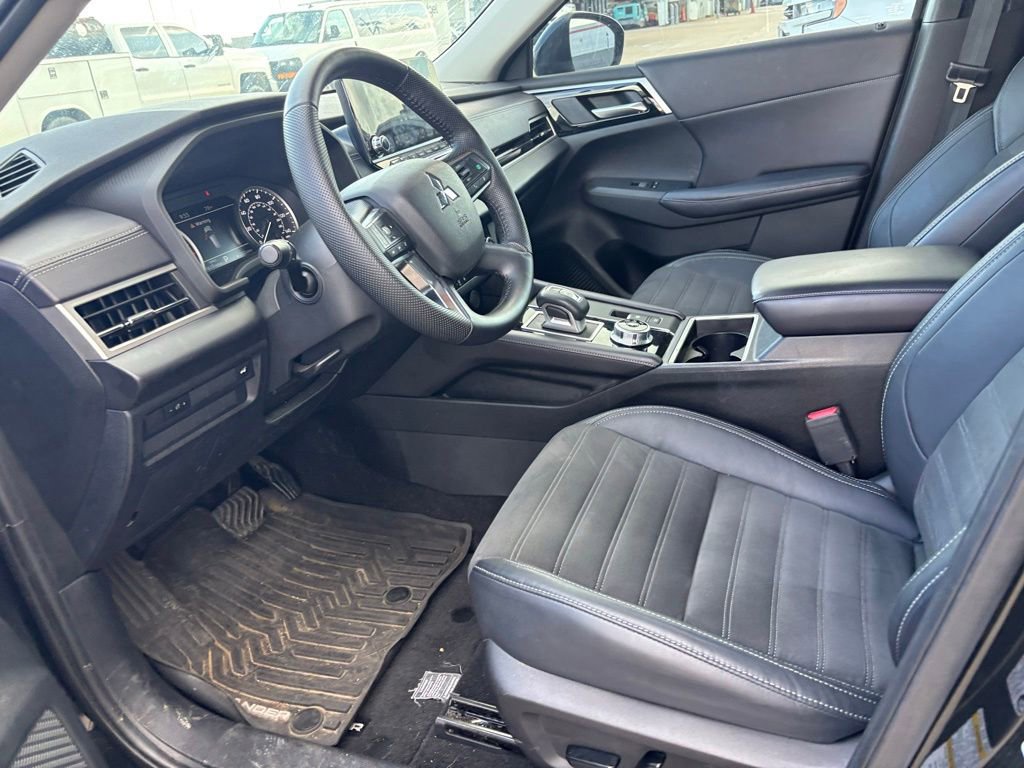 Used 2023 Mitsubishi Outlander SE FWD image 9