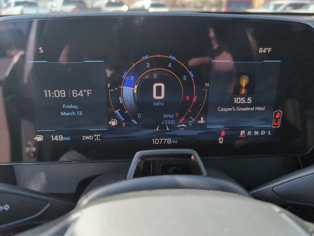 Used 2025 Chevrolet Traverse RS image 12