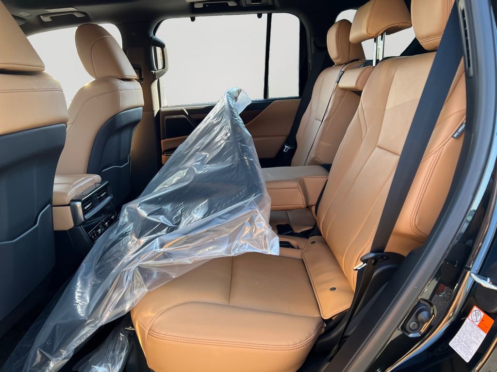 New 2025 Lexus LX 600 4WD w/ Luxury Package image 10