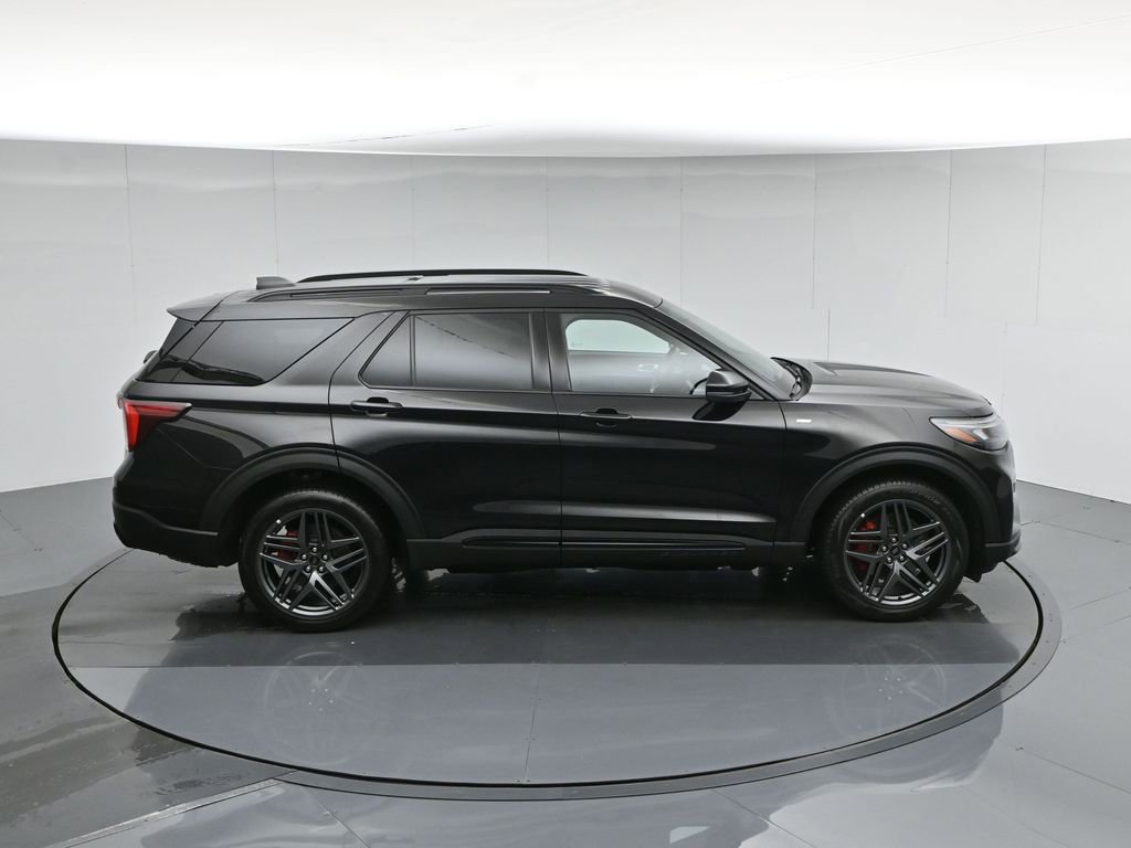 Used 2025 Ford Explorer ST-Line w/ ST-Line Street Pack image 42