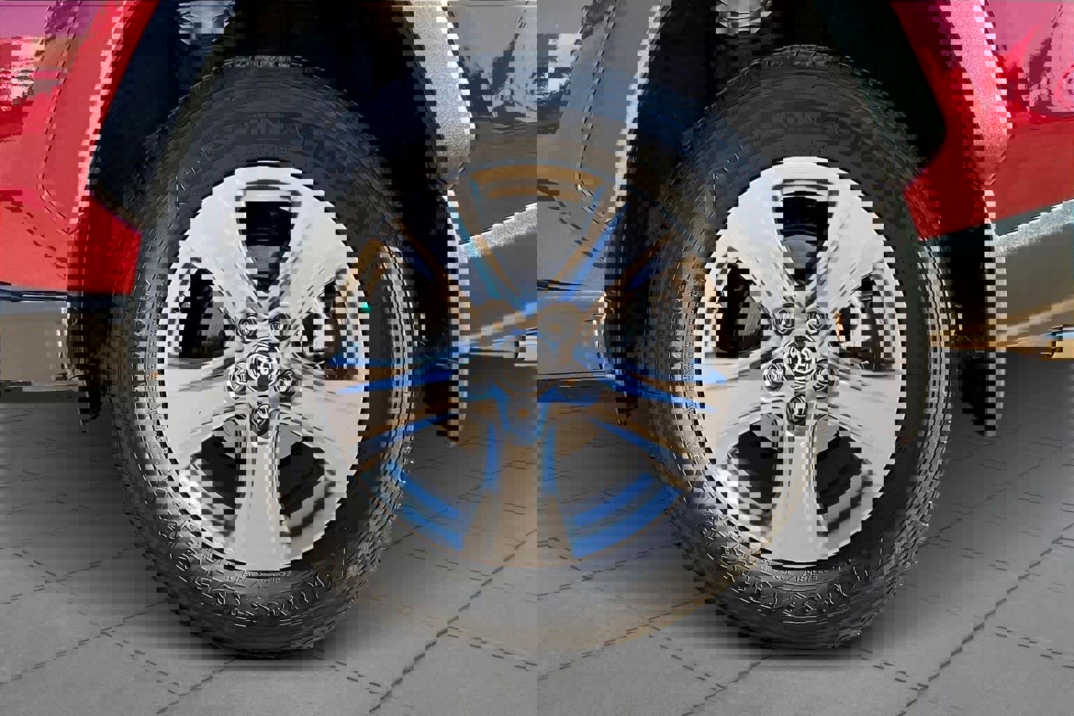 Used 2023 Toyota RAV4 XLE image 10