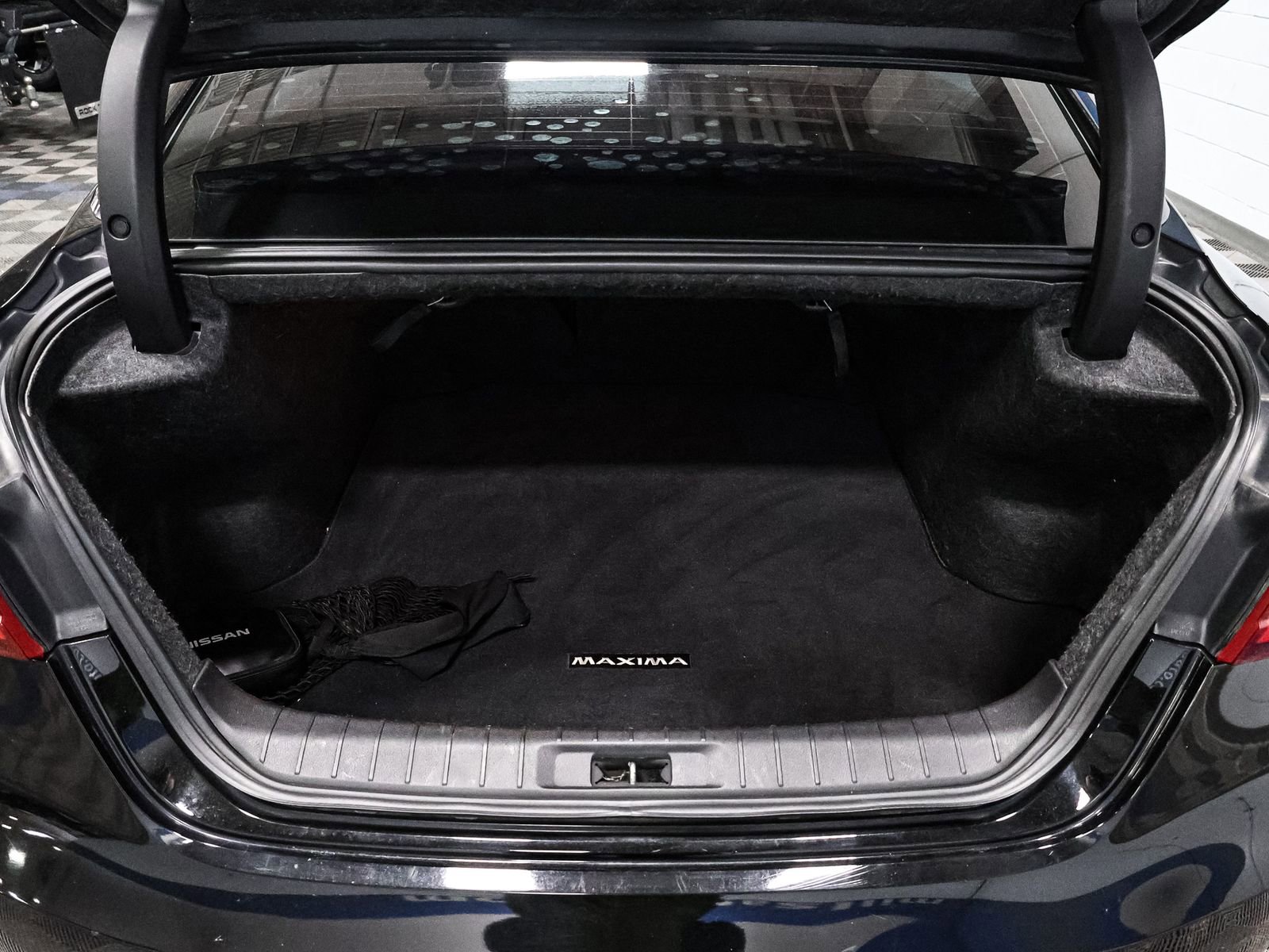 Used 2018 Nissan Maxima Platinum FWD image 17