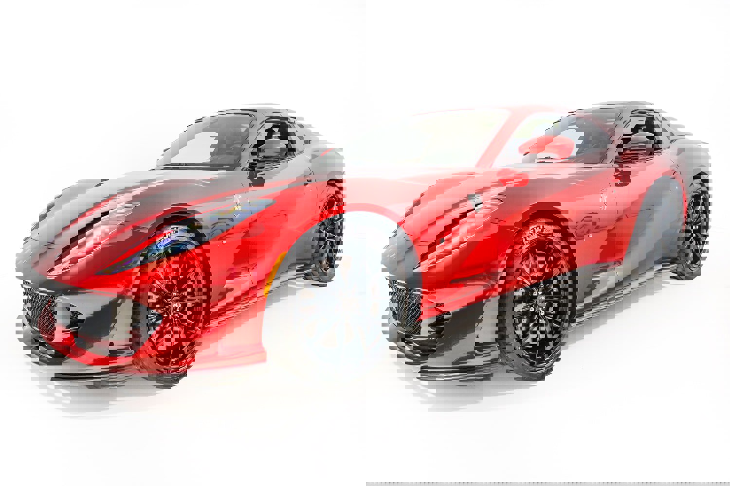 Used 2021 Ferrari 812 GTS image 2