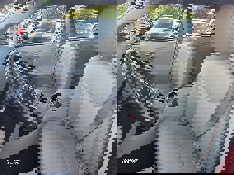 Used 2014 Toyota Prius Four w/ Solar Roof Package FWD image 11