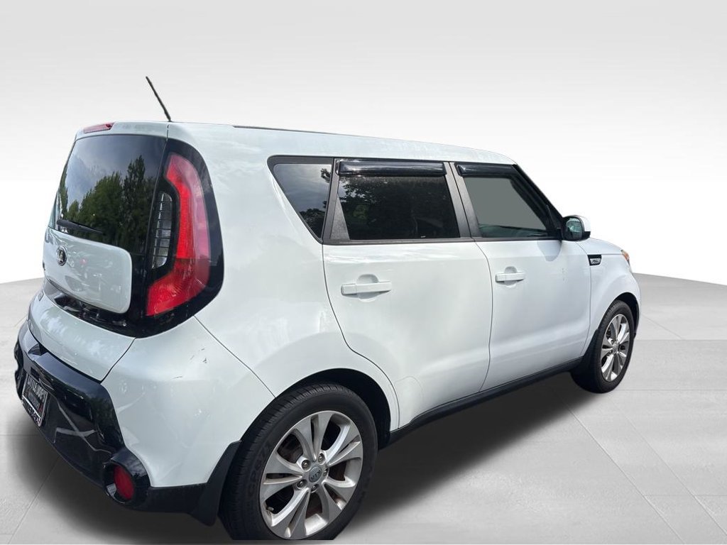 Used 2016 Kia Soul + FWD image 10