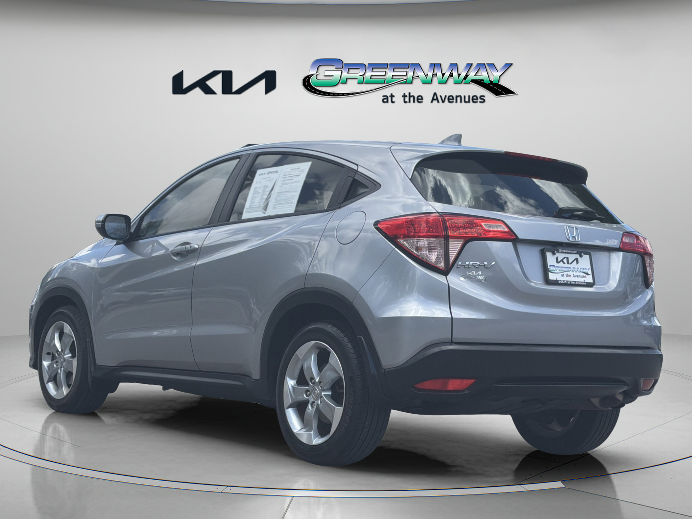 Used 2017 Honda HR-V EX image 4
