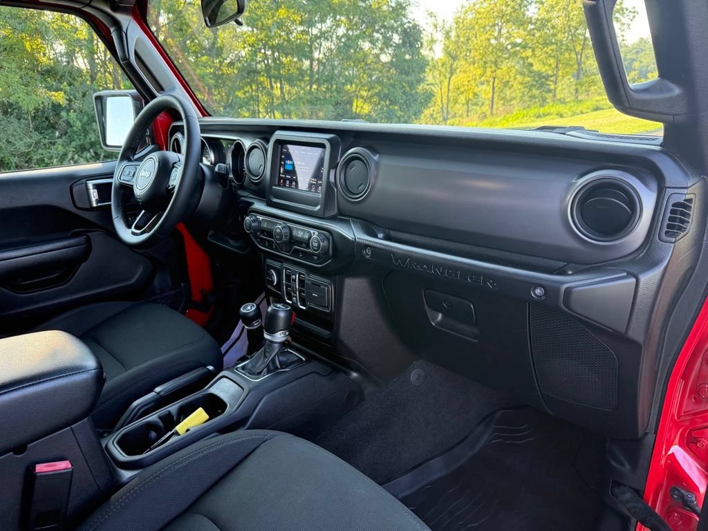 Used 2021 Jeep Wrangler Unlimited Sport AWD/4WD image 25