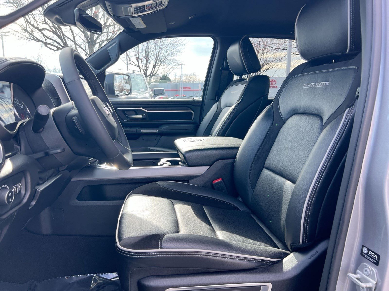 Used 2025 RAM 1500 Laramie image 13