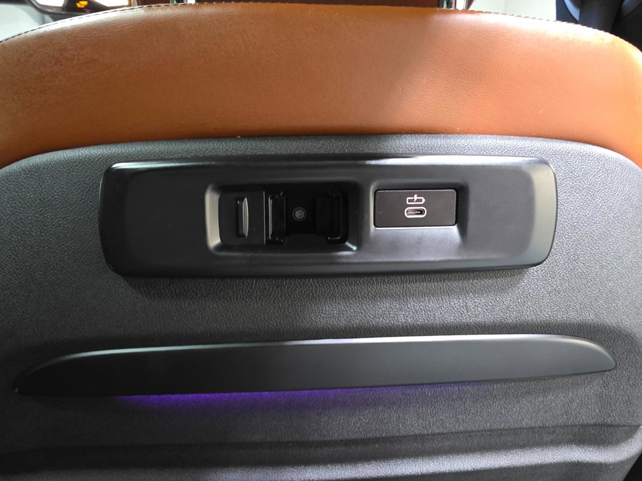 Used 2019 BMW X5 xDrive50i w/ M Sport Package image 30