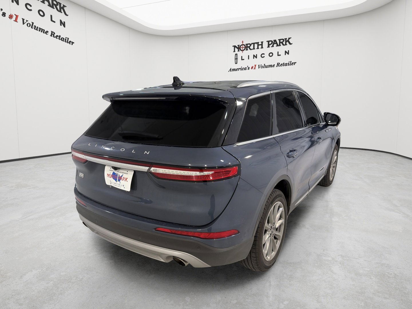 Used 2022 Lincoln Corsair FWD w/ Premium Package image 5
