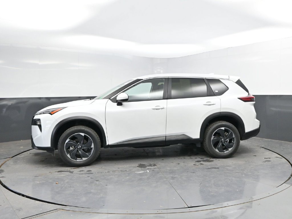 Used 2025 Nissan Rogue SV FWD image 4