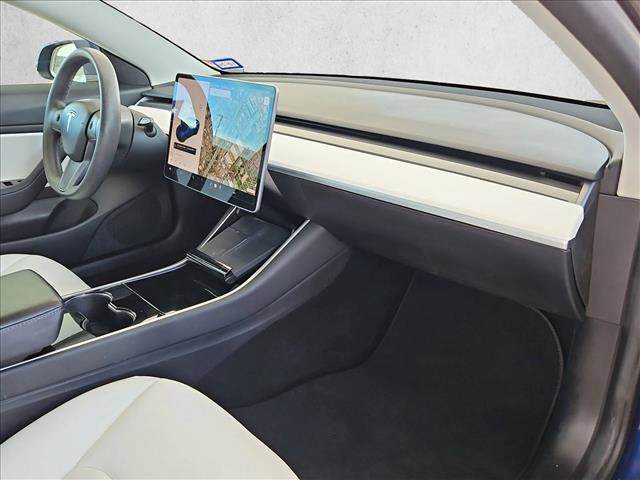 Used 2020 Tesla Model 3 Standard Range image 23
