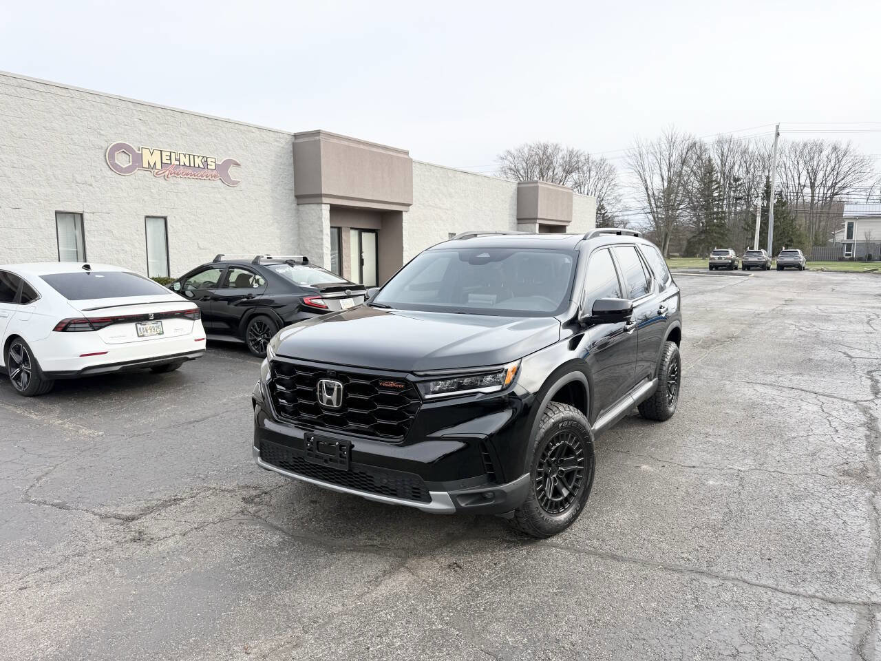 Used 2025 Honda Pilot TrailSport image 3