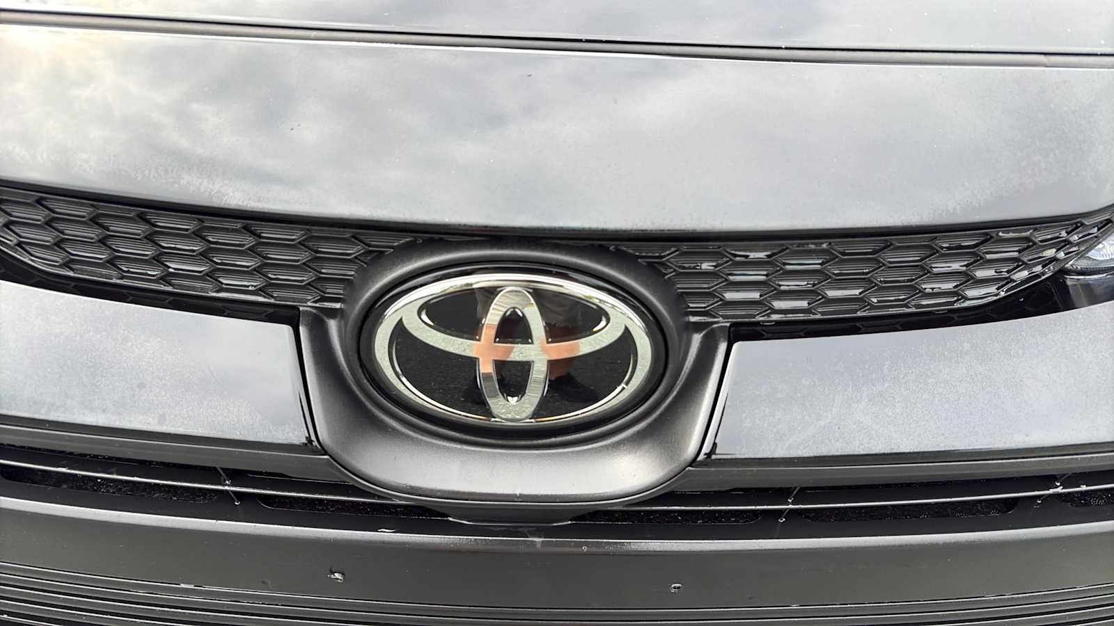 Used 2025 Toyota Corolla LE FWD image 27
