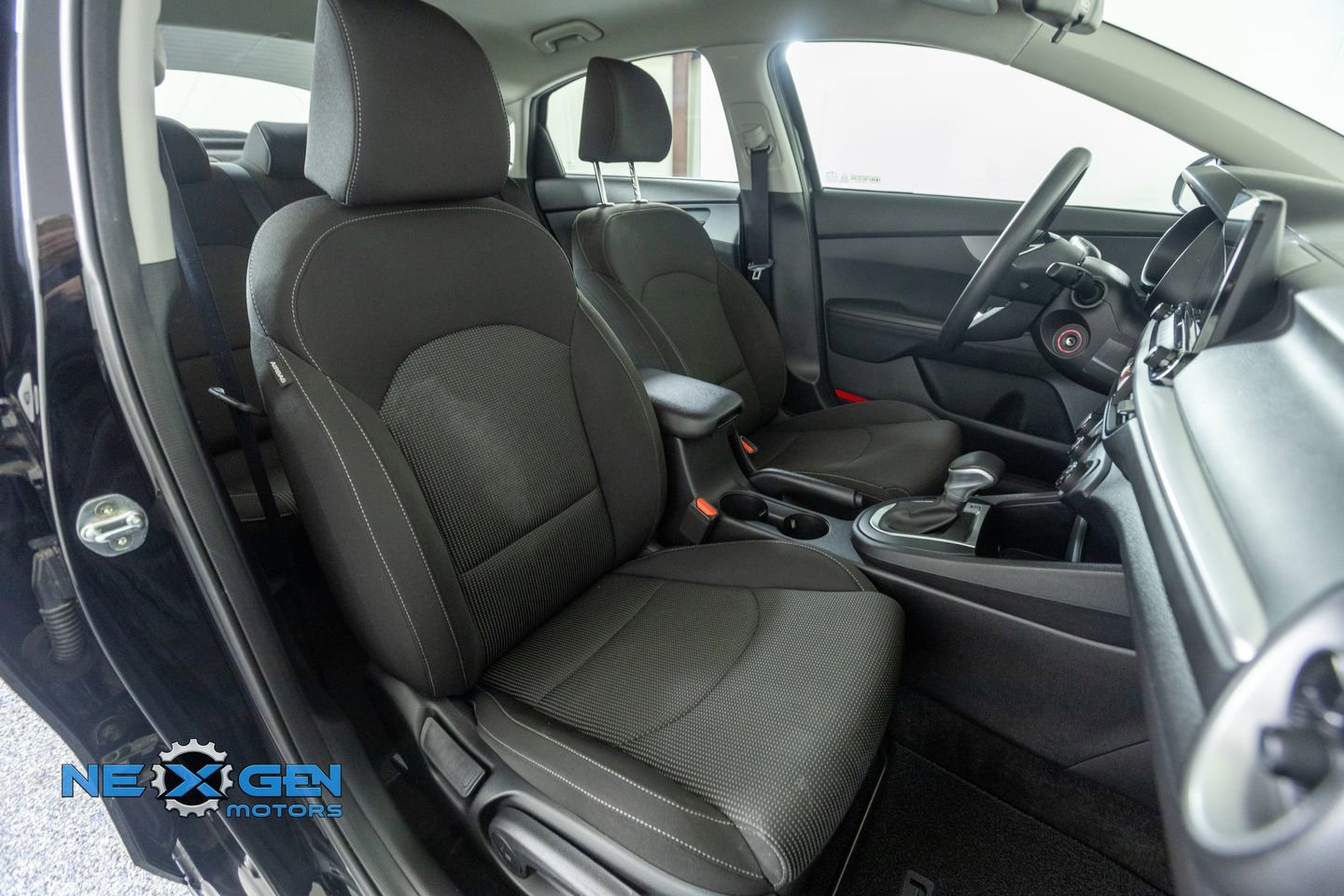 Used 2020 Kia Forte LXS FWD image 42
