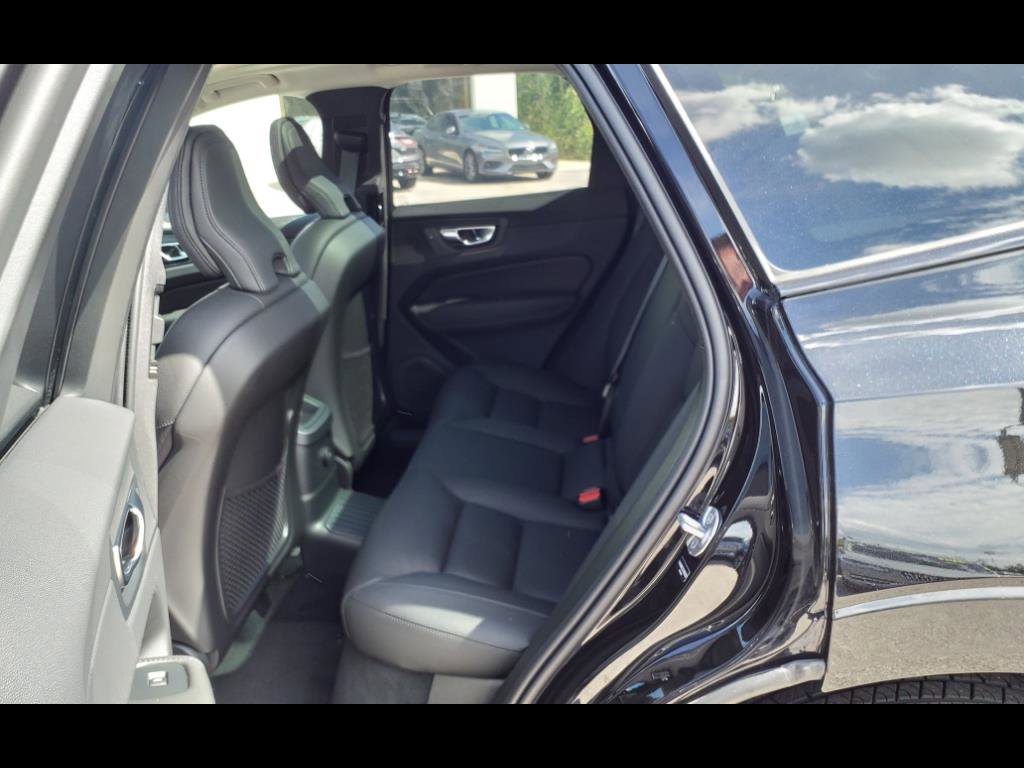 Certified 2025 Volvo XC60 T8 Plus w/ Climate Package image 12