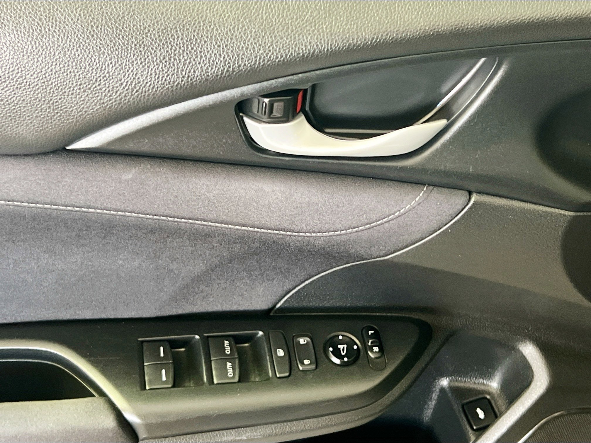 Used 2019 Honda Insight LX image 16