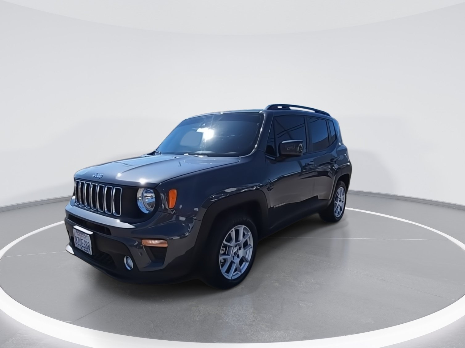 Used 2021 Jeep Renegade Latitude FWD image 4
