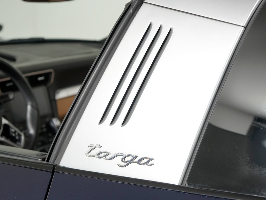 Certified 2017 Porsche 911 Targa 4 AWD/4WD image 16