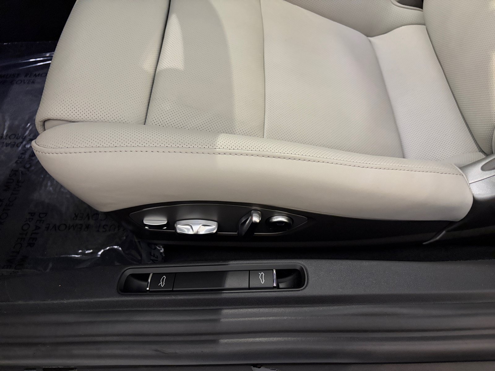 Certified 2024 Porsche 718 Cayman RWD image 23