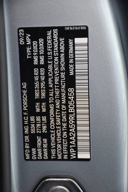 Used 2024 Porsche Macan w/ Premium Plus Package AWD/4WD image 36