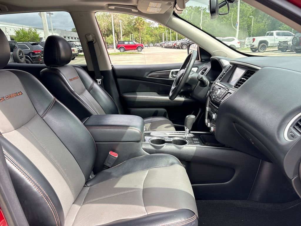 Used 2020 Nissan Pathfinder SL image 28