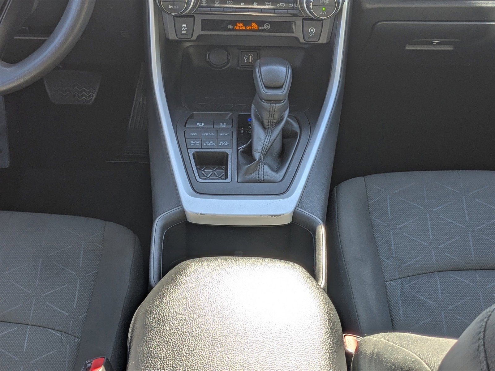 Used 2023 Toyota RAV4 XLE image 20