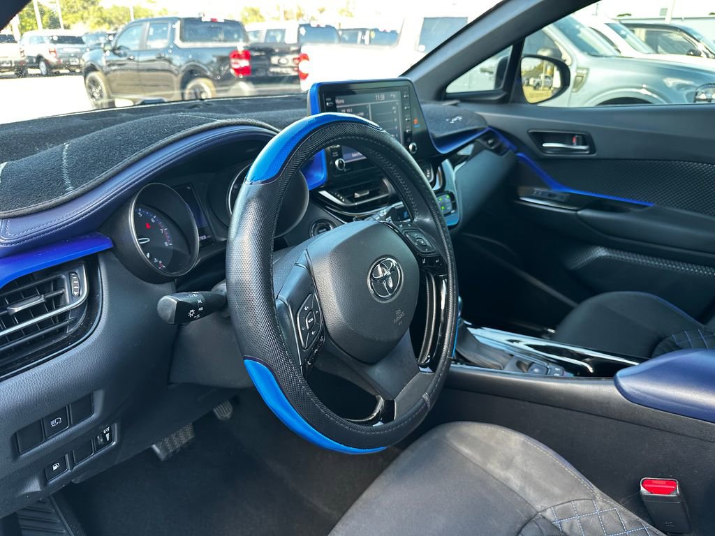Used 2020 Toyota C-HR XLE image 46