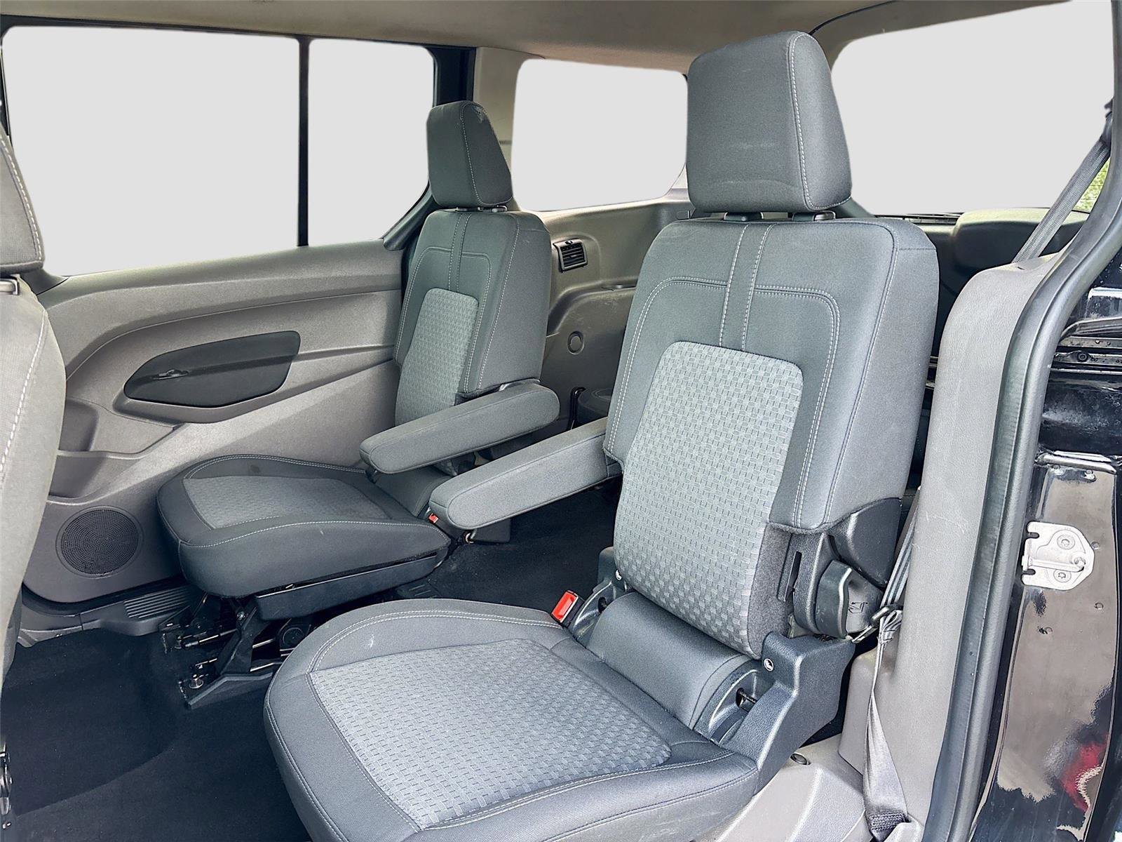 Used 2021 Ford Transit Connect XLT image 25