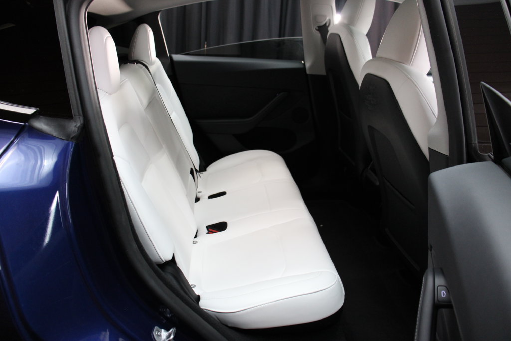 Used 2023 Tesla Model Y Performance AWD/4WD image 18